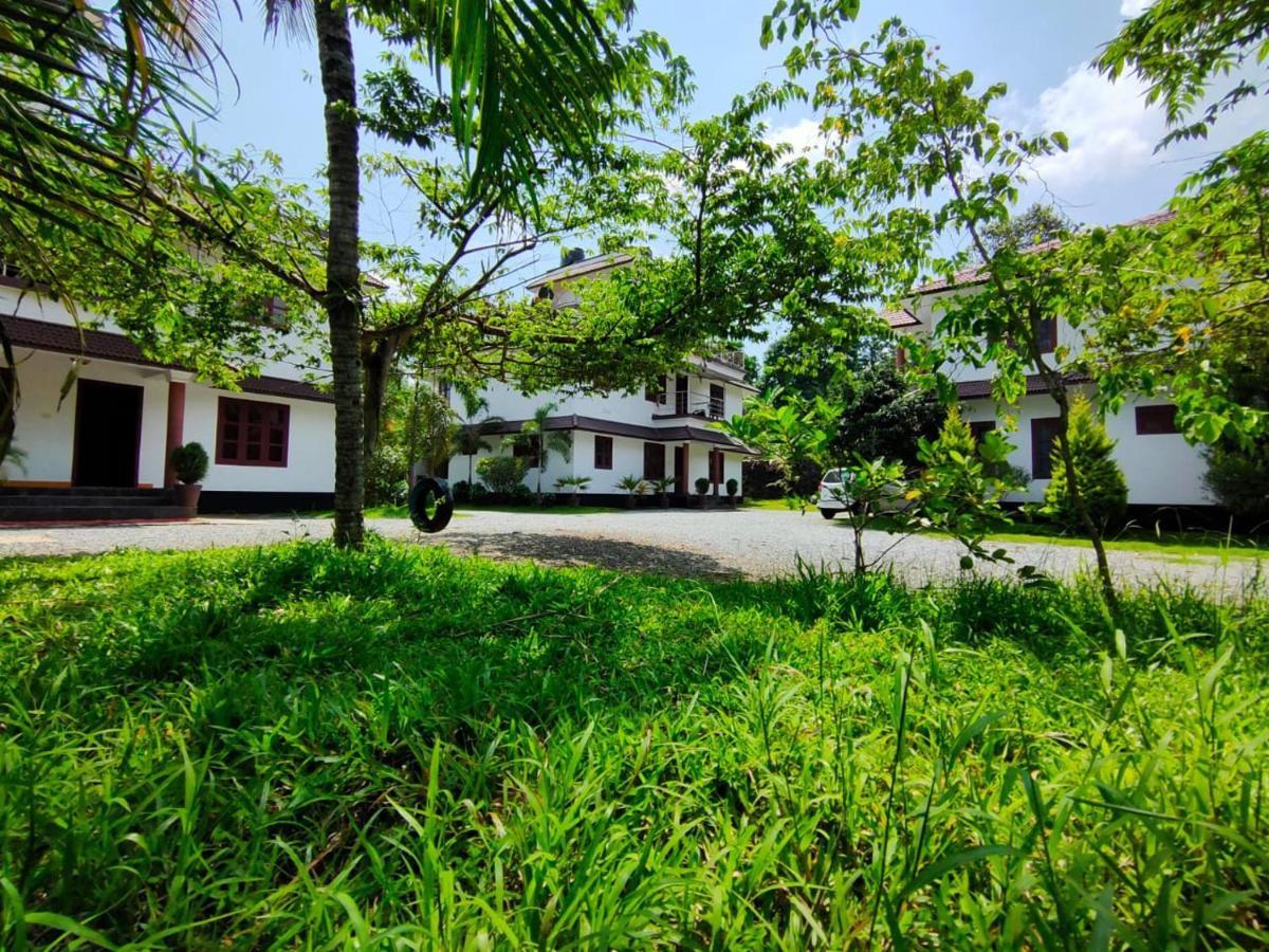Three Roots Holiday Home Resort 苏丹巴特利 外观 照片